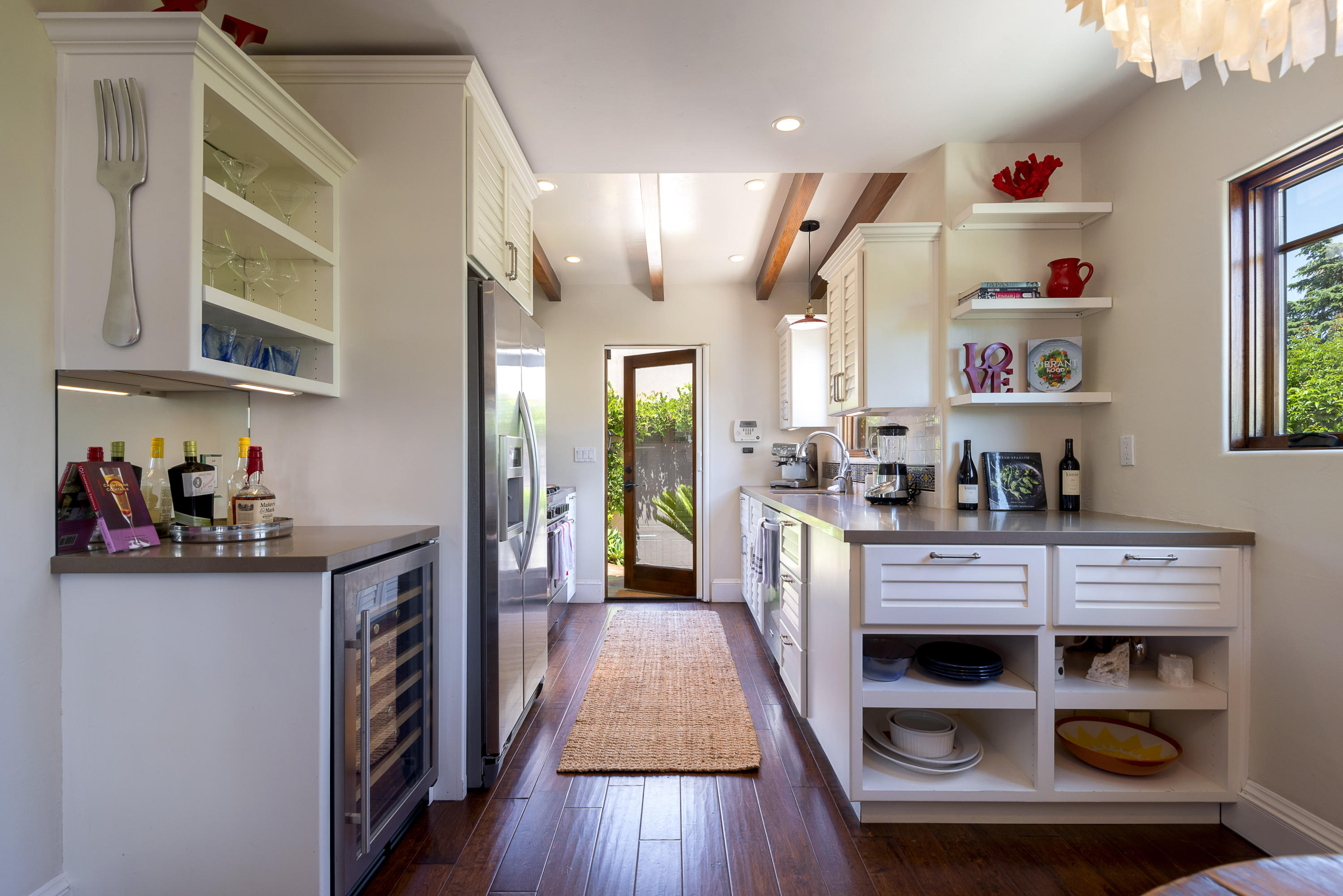 828 Spring Street Santa Barbara, CA 93103 - Photo 5 of 18 DSC_5652