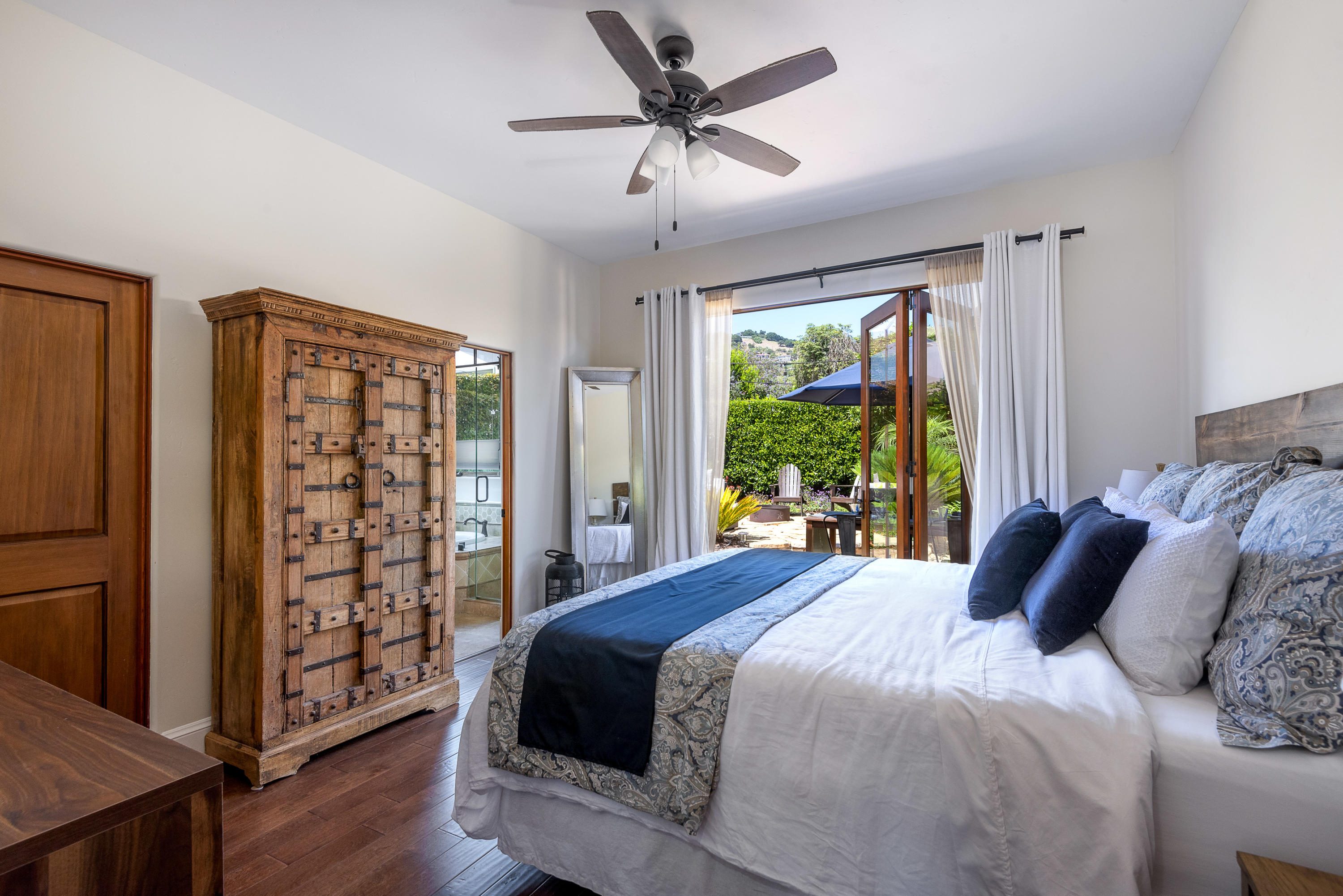 828 Spring Street Santa Barbara, CA 93103 - Photo 7 of 18 DSC_5679-Edit