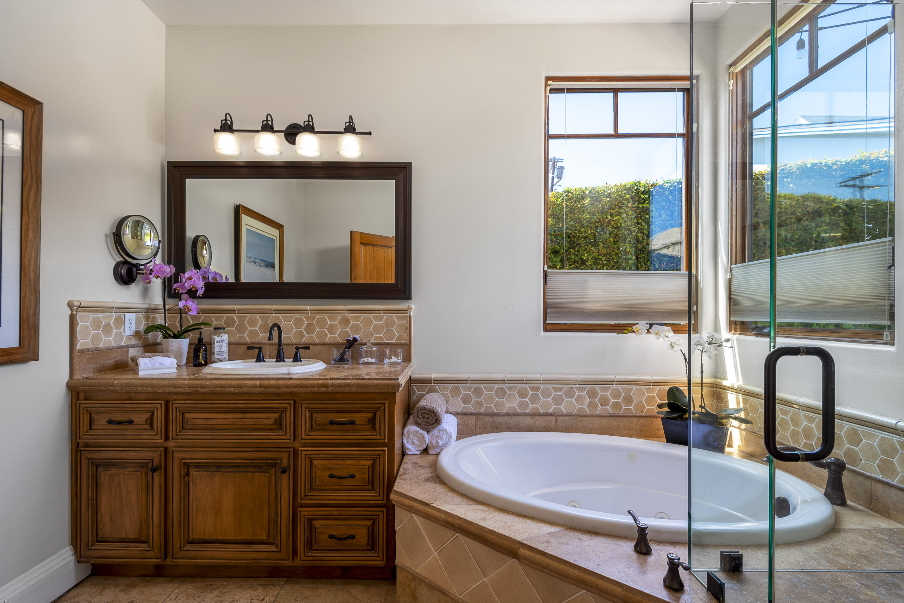 828 Spring Street Santa Barbara, CA 93103 - Photo 8 of 18 DSC_5702