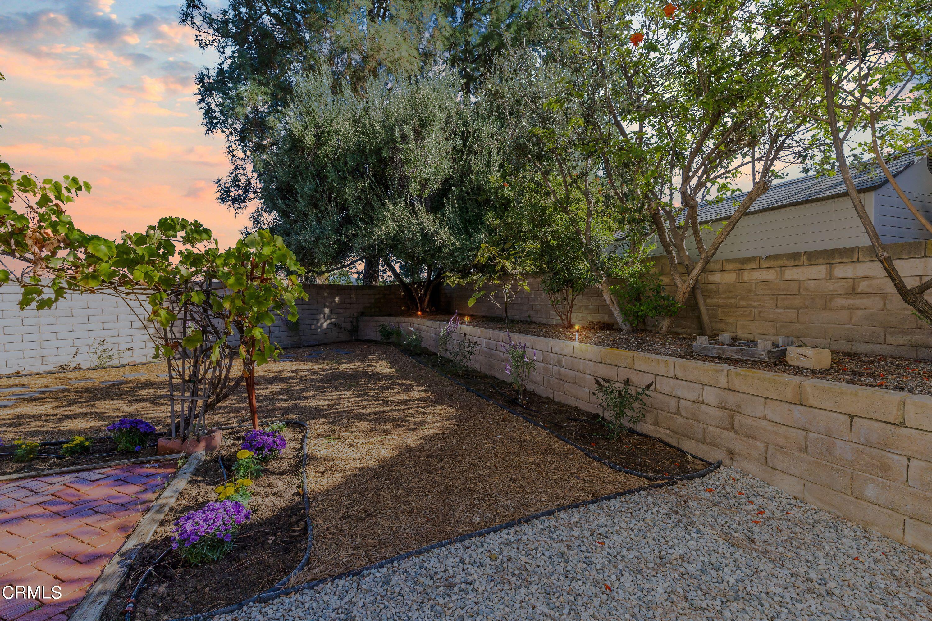 774 Briar Hill Circle Simi Valley, CA 93065 - Photo 35 of 41 12 Twilight