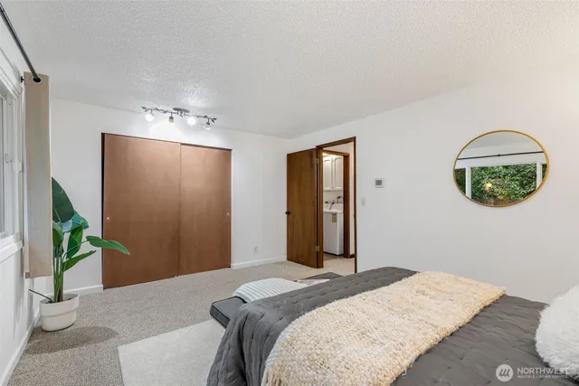 $430,000 | 24709 13th Avenue South, Des Moines, WA 98198