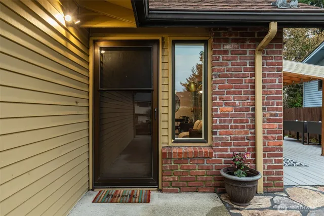 $430,000 | 24709 13th Avenue South, Des Moines, WA 98198