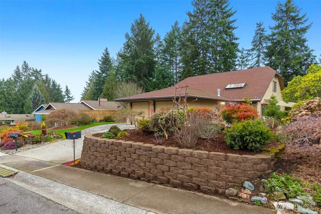 $430,000 | 24709 13th Avenue South, Des Moines, WA 98198