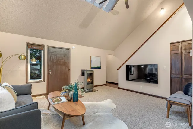 $430,000 | 24709 13th Avenue South, Des Moines, WA 98198