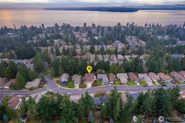 $430,000 | 24709 13th Avenue South, Des Moines, WA 98198