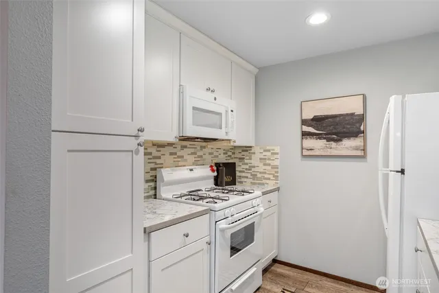 $430,000 | 24709 13th Avenue South, Des Moines, WA 98198