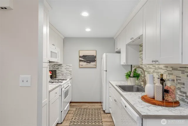 $430,000 | 24709 13th Avenue South, Des Moines, WA 98198