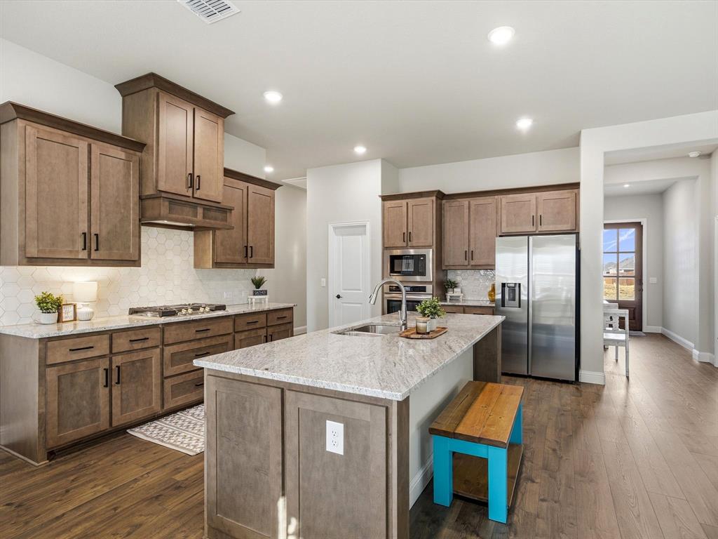 224 Comanche Trail Alvarado, TX 76009 - Photo 11 of 38