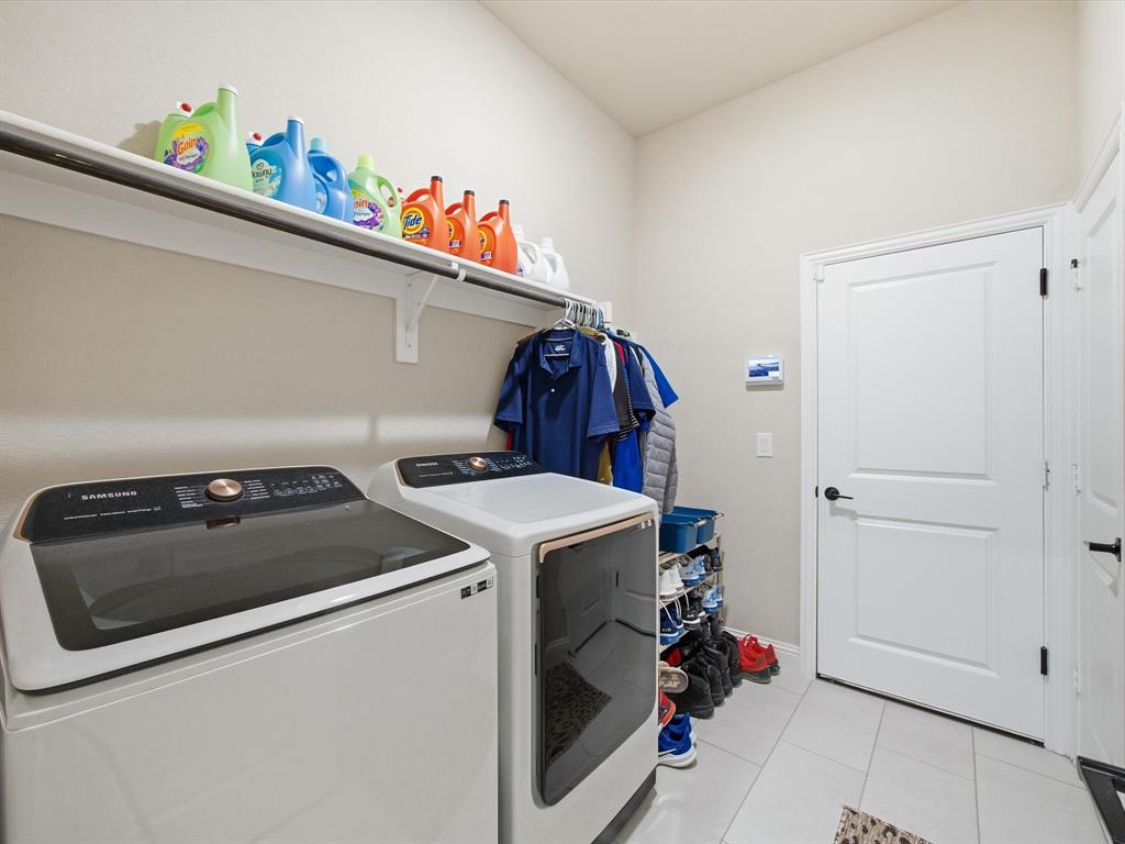 224 Comanche Trail Alvarado, TX 76009 - Photo 14 of 38