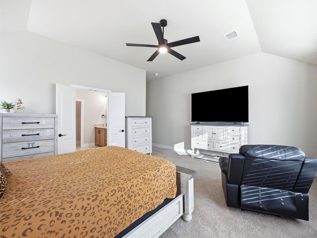 224 Comanche Trail Alvarado, TX 76009 - Photo 16 of 38