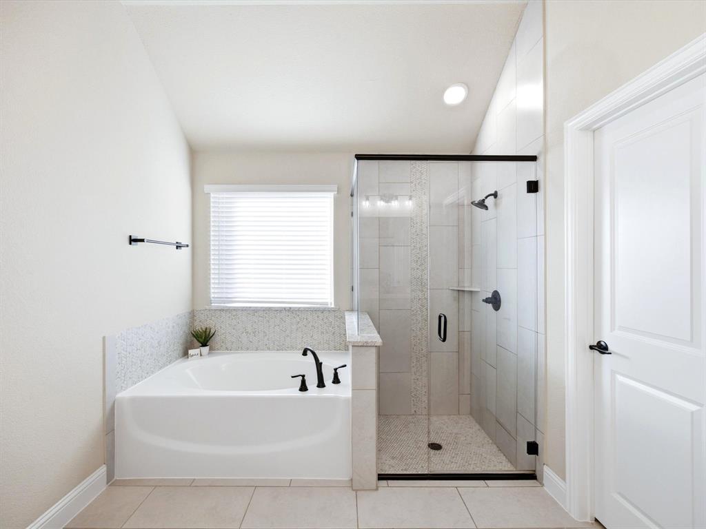 224 Comanche Trail Alvarado, TX 76009 - Photo 19 of 38