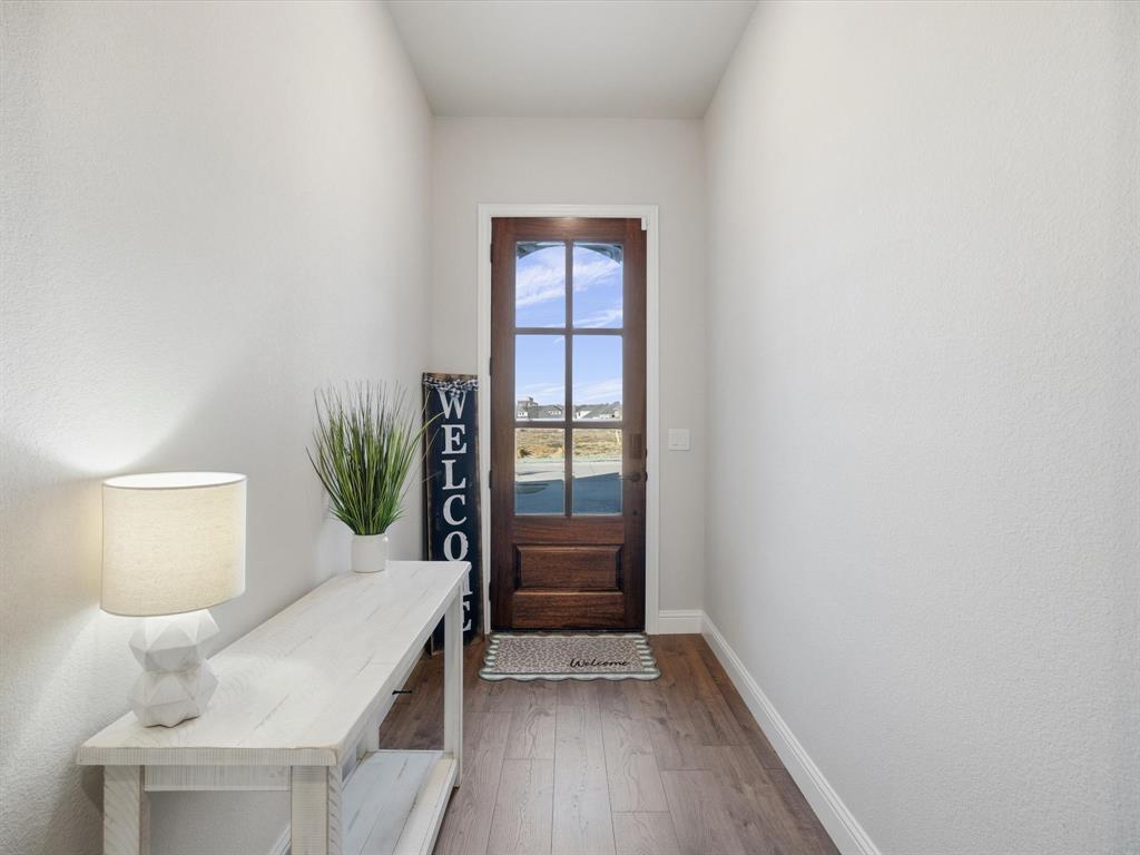 224 Comanche Trail Alvarado, TX 76009 - Photo 3 of 38