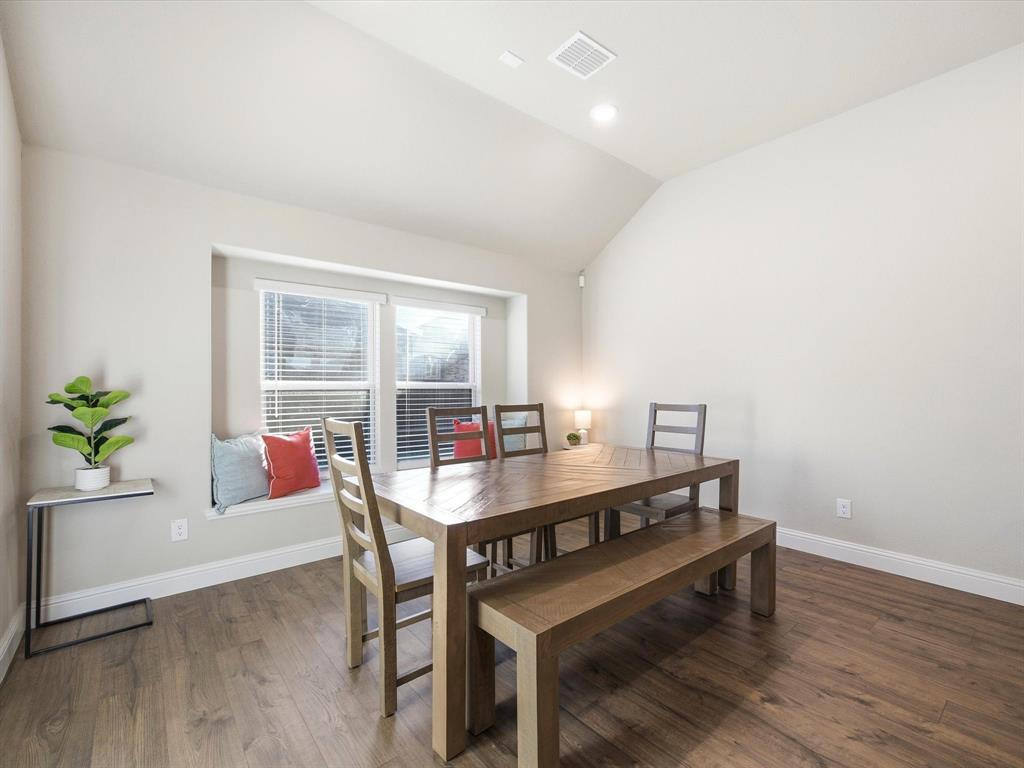 224 Comanche Trail Alvarado, TX 76009 - Photo 6 of 38