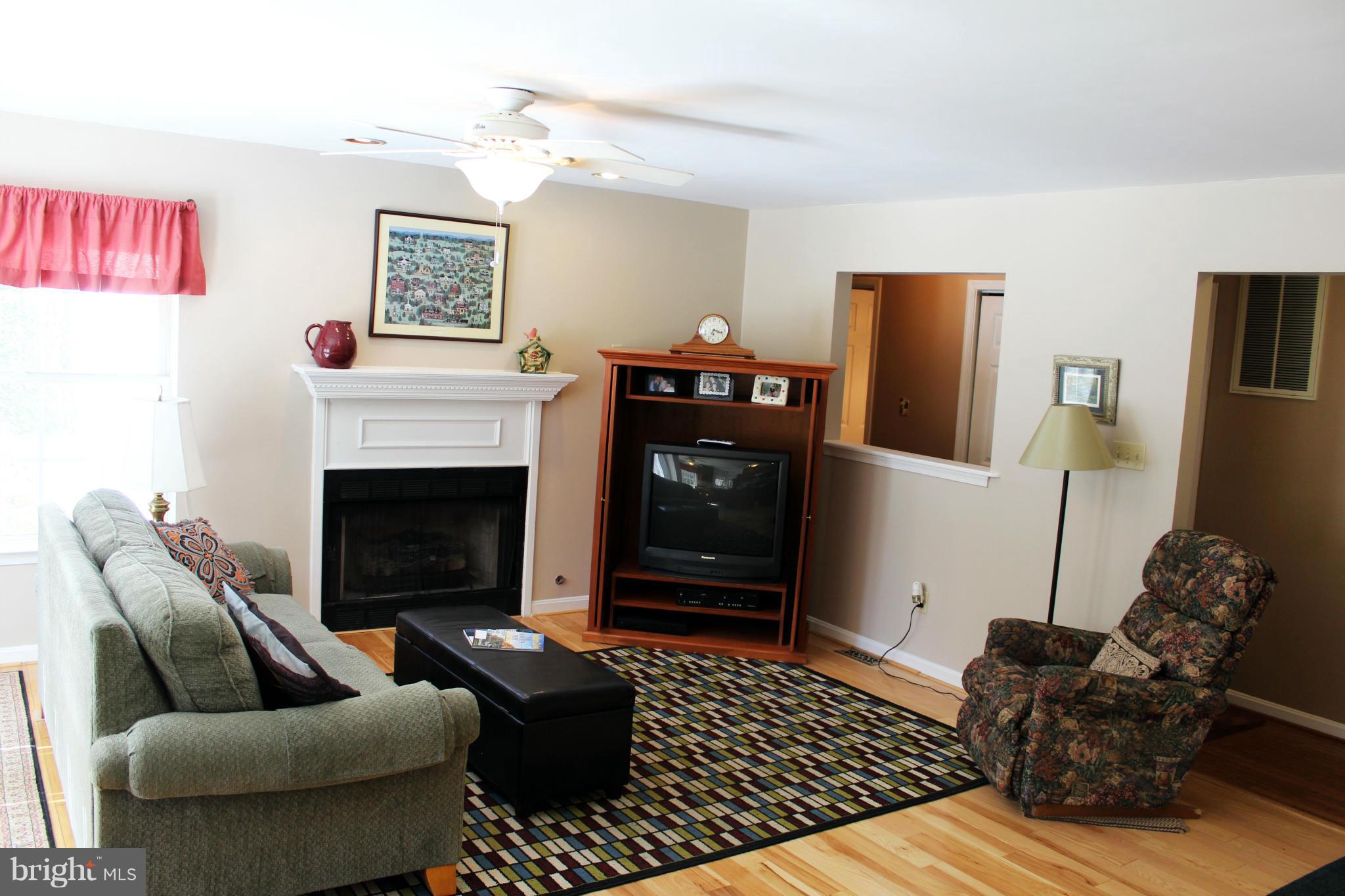 28835 Three Notch Road Mechanicsville, MD 20659 - Photo 13 of 30 Living Room
