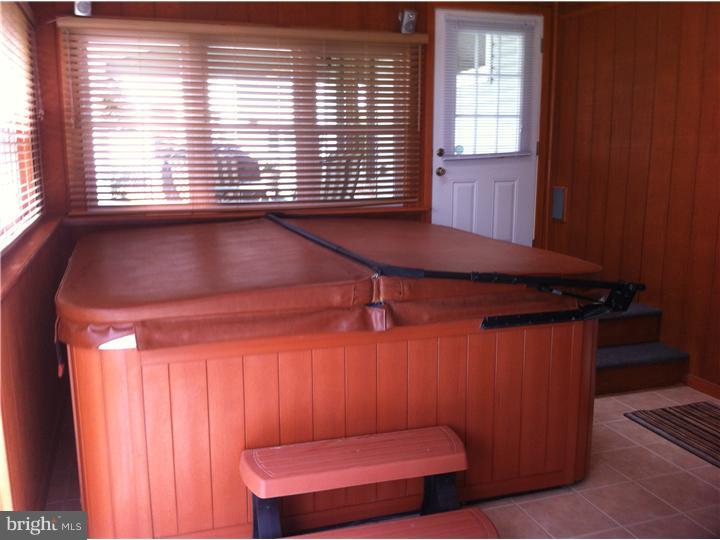644 Mueller Road Warminster, PA 18974 - Photo 13 of 25 Hot Tub