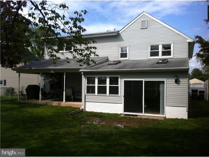 644 Mueller Road Warminster, PA 18974 - Photo 4 of 25 Exterior Back