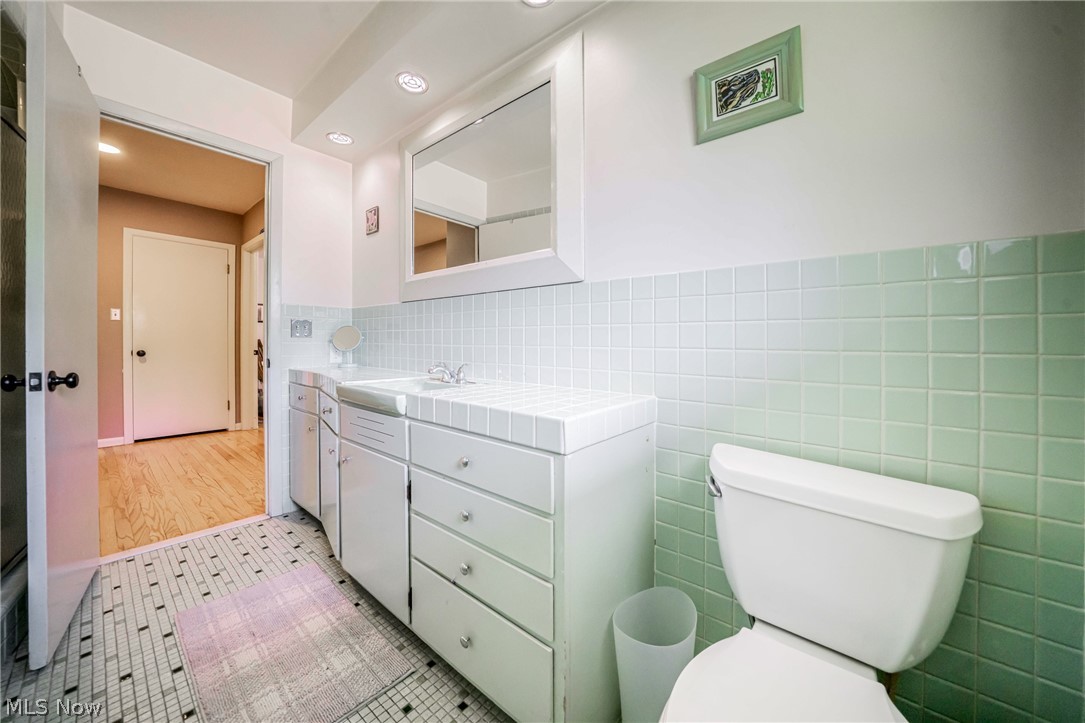 23225 Bryden Road Shaker Heights, OH 44122 - Photo 21 of 39 Bathroom