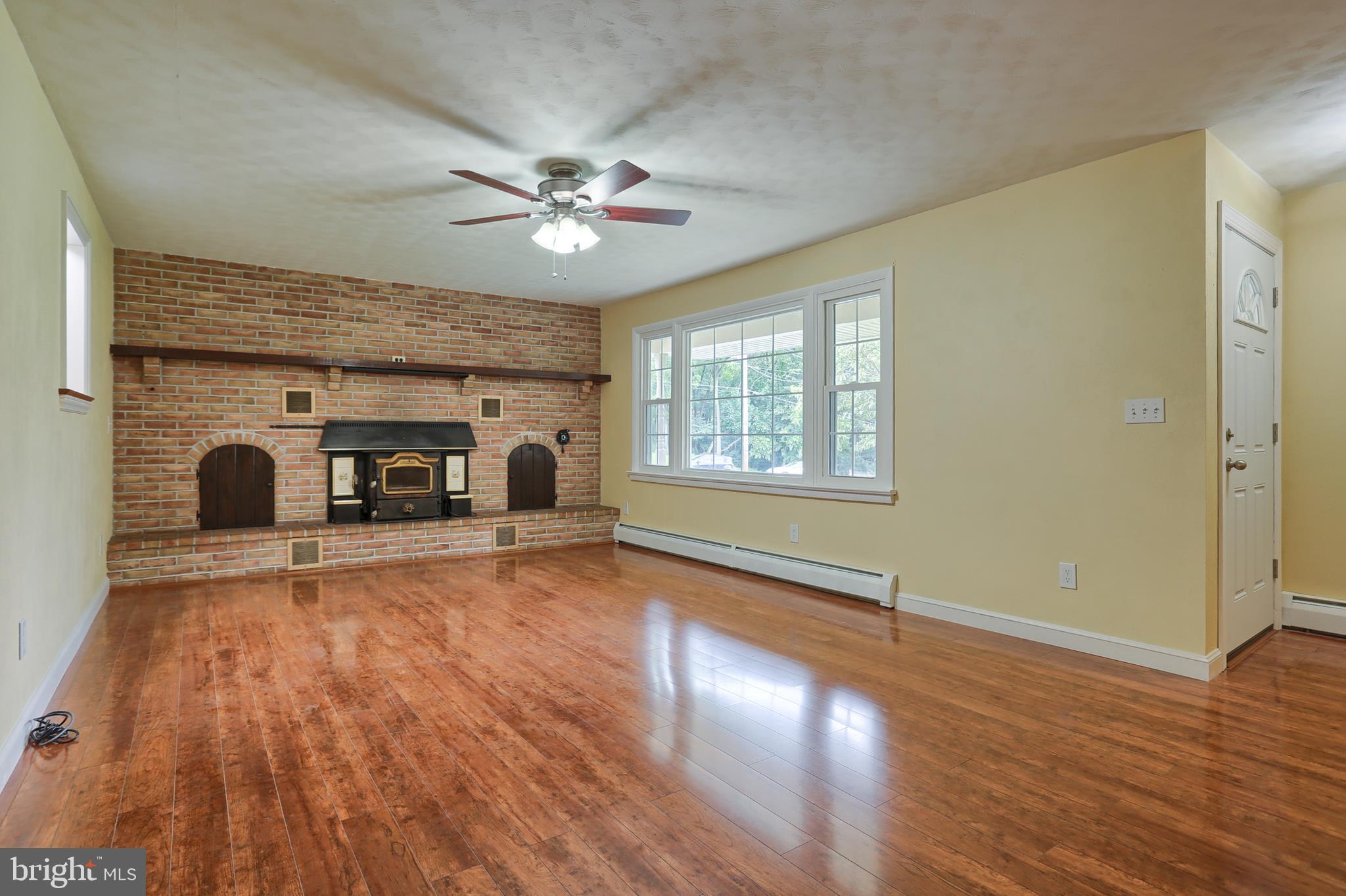 203 North Sheridan Road Richland, PA 17087 - Photo 3 of 34 Living room with new vinyl plank floors