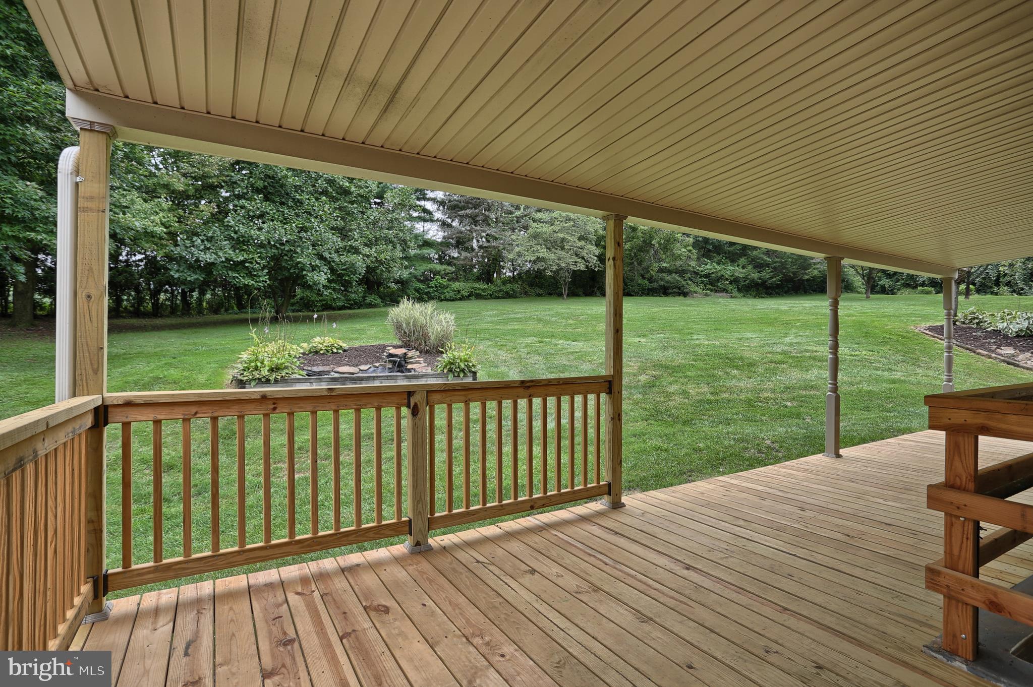 203 North Sheridan Road Richland, PA 17087 - Photo 21 of 34 Large covered Deck
