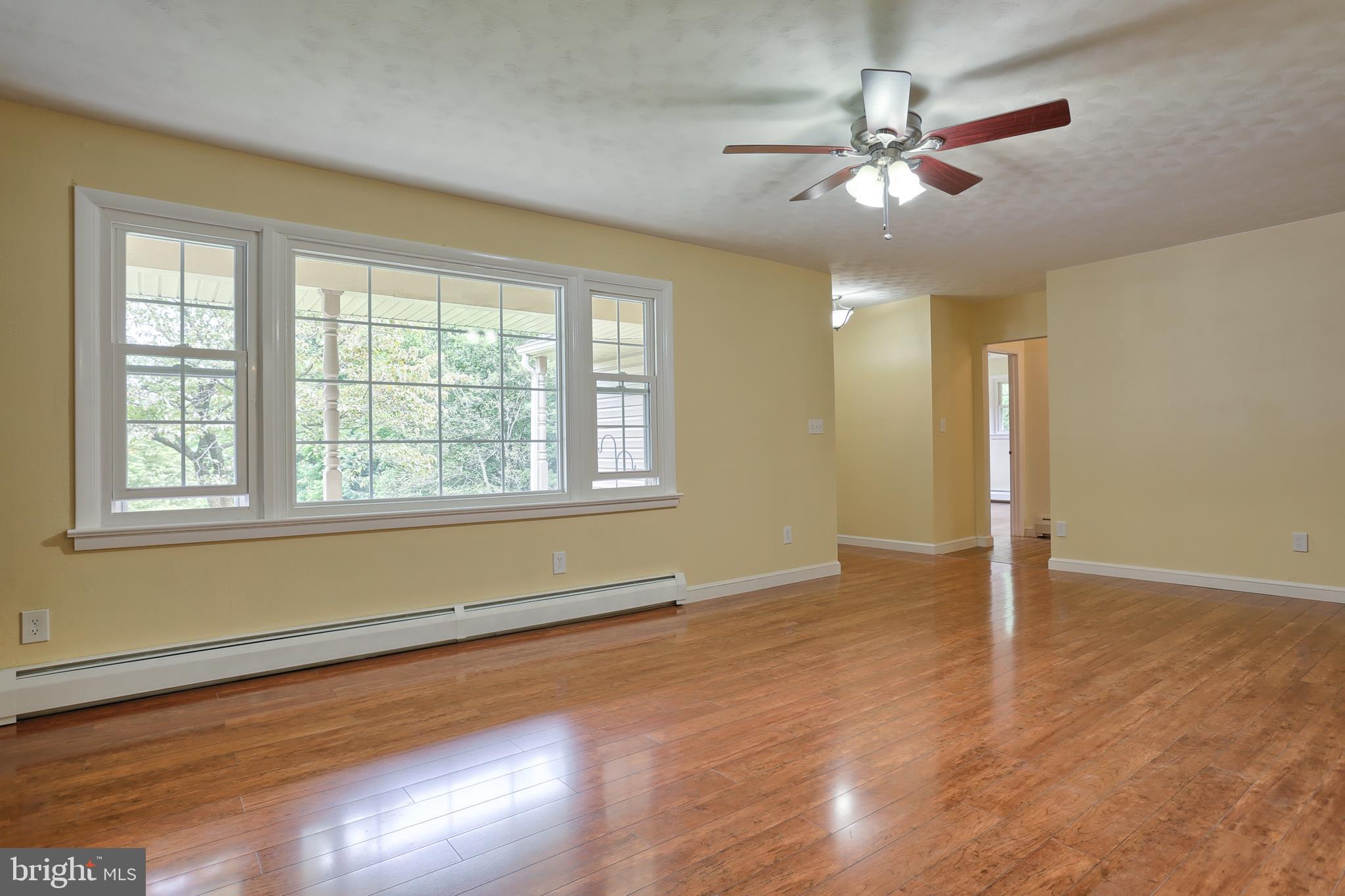 203 North Sheridan Road Richland, PA 17087 - Photo 4 of 34 Living Room