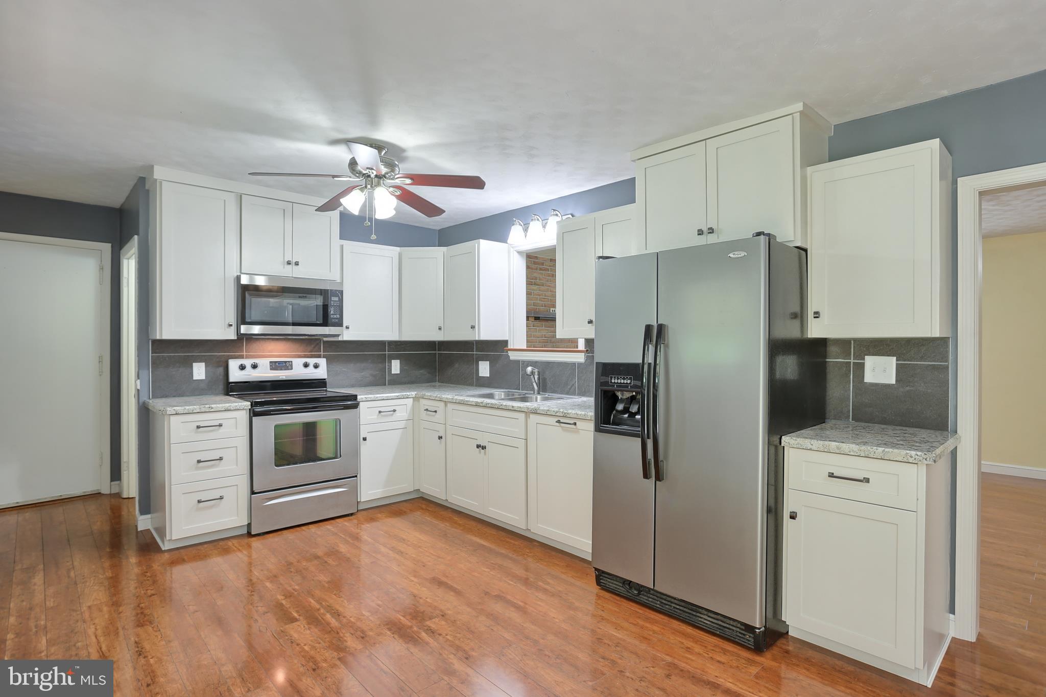203 North Sheridan Road Richland, PA 17087 - Photo 7 of 34 Brand new kitchen with tile backsplash