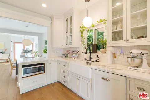 $2,695,000 | 416 Brooks Avenue, Venice, CA 90291
