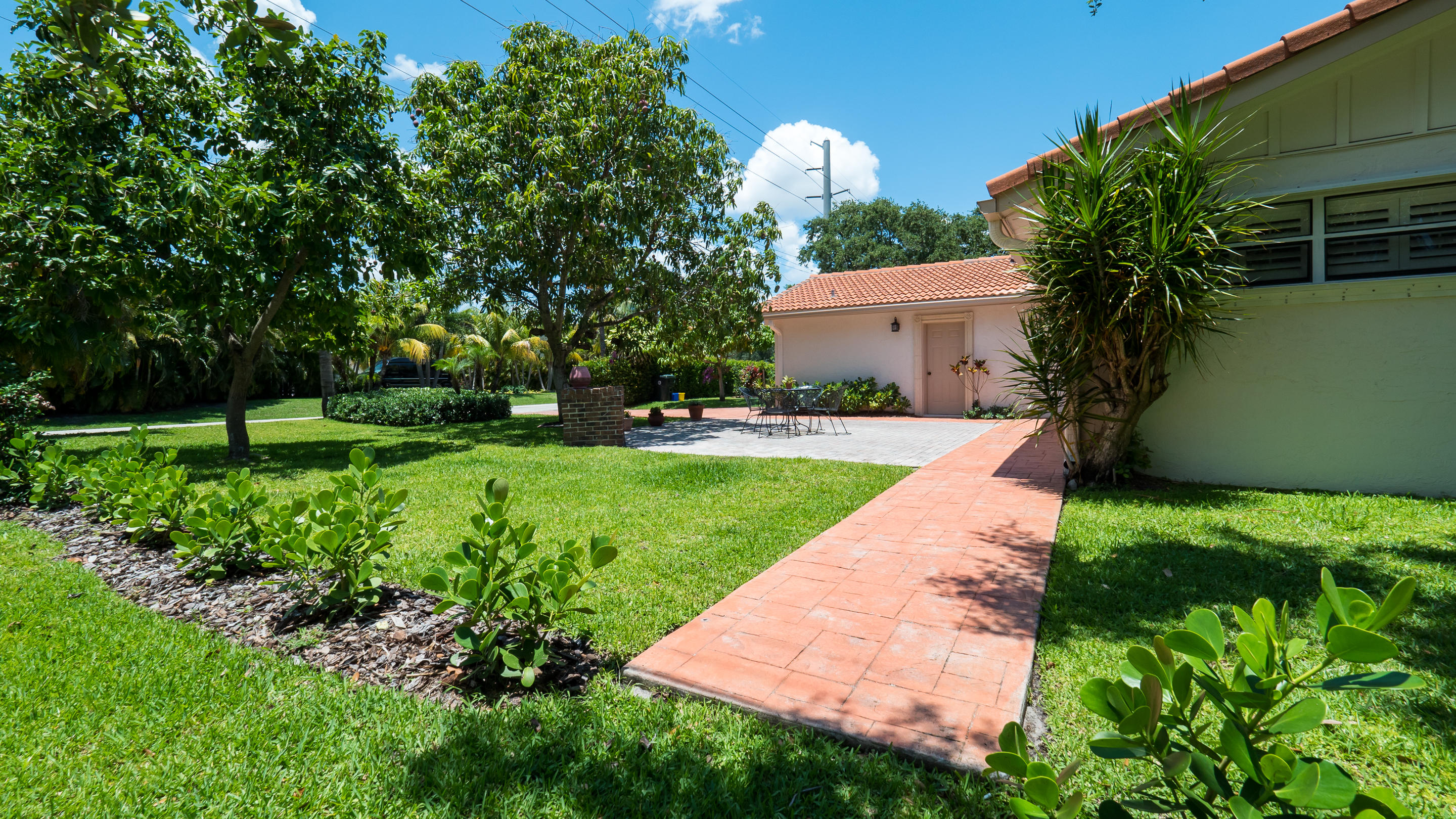 899 Southwest 21st Lane Boca Raton, FL 33486 - Photo 6 of 27 899 sw 21st Ln--5