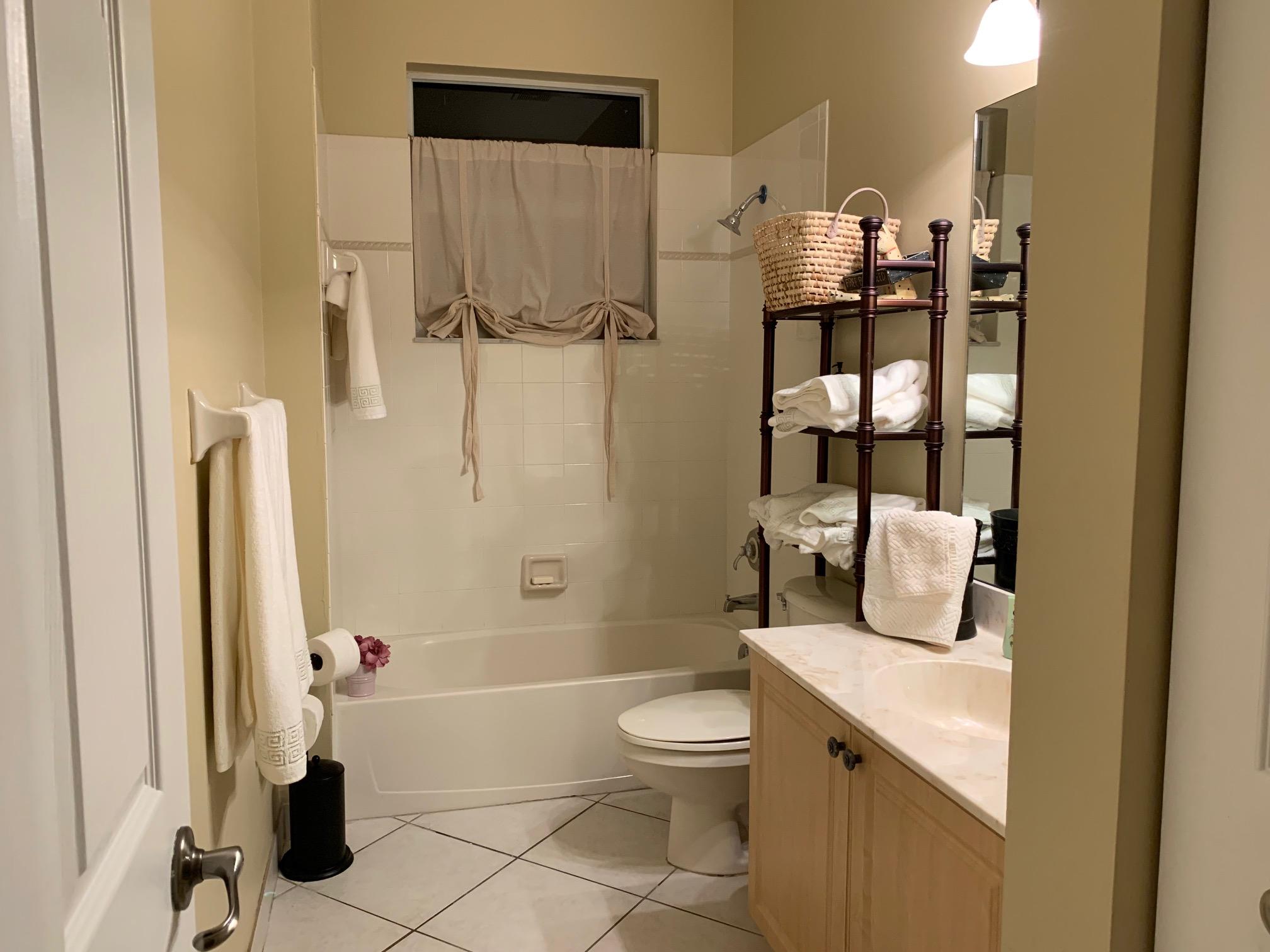 9705 Vineyard Court Boca Raton, FL 33428 - Photo 21 of 37 Ground Floor Bathroom