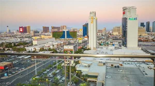 $3,750 | 4381 West Flamingo Road, Unit 2302, Las Vegas, NV 89103