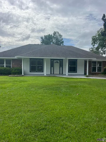$329,500 | 1434 Charing Cross Drive, Baton Rouge, LA 70810