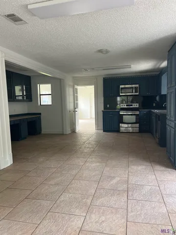 $329,500 | 1434 Charing Cross Drive, Baton Rouge, LA 70810