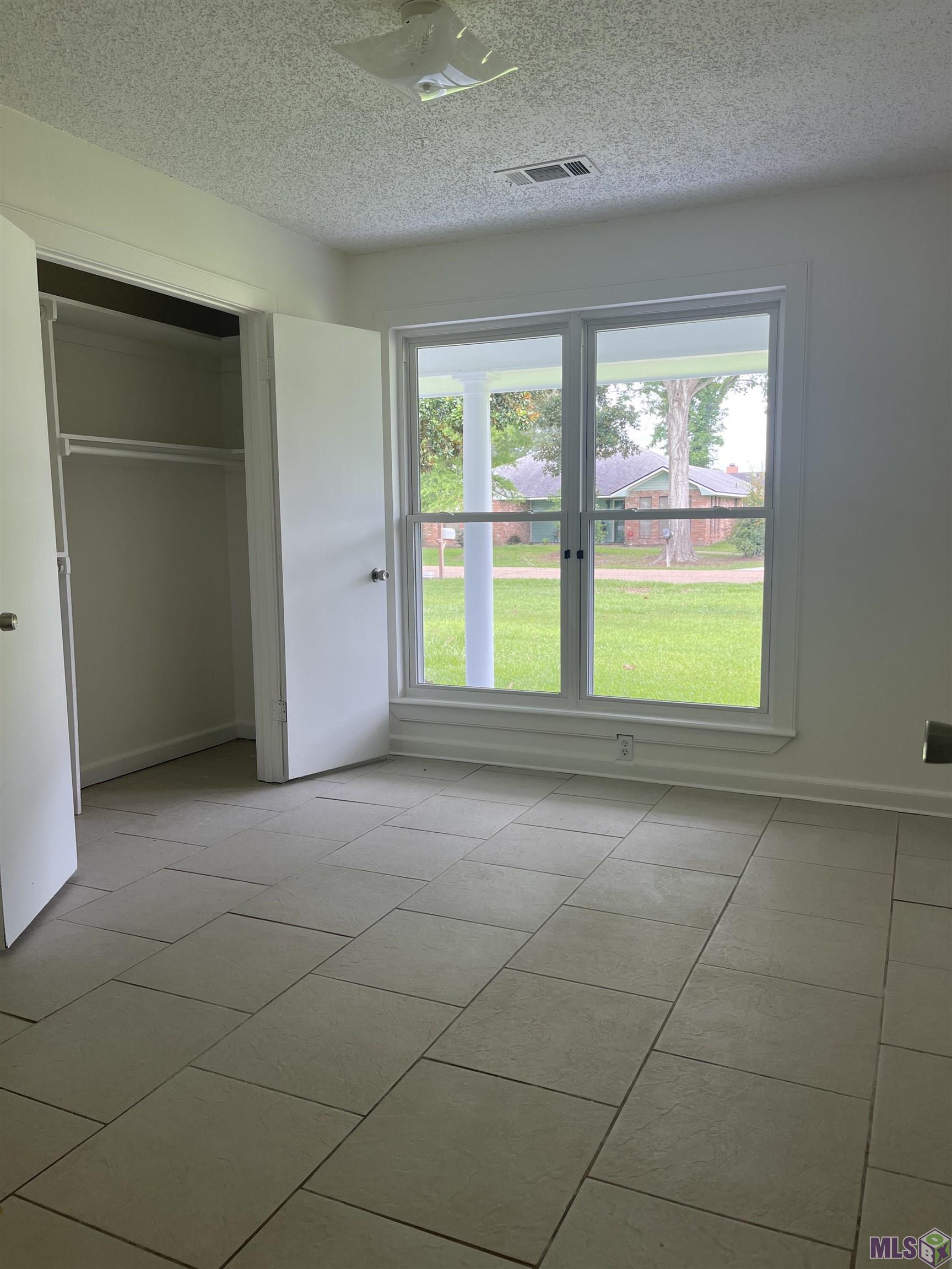 1434 Charing Cross Drive Baton Rouge, LA 70810 - Photo 6 of 11