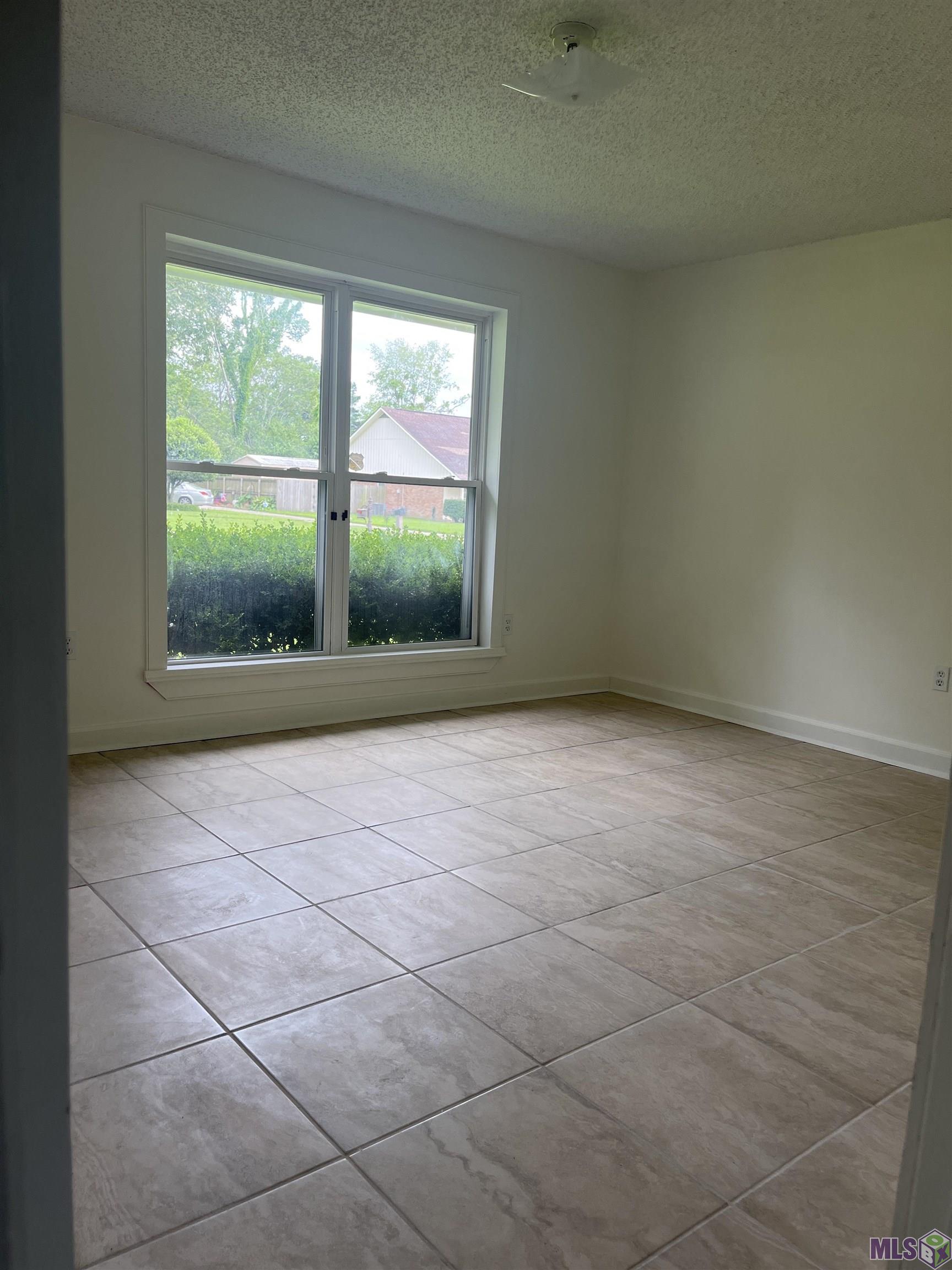 1434 Charing Cross Drive Baton Rouge, LA 70810 - Photo 7 of 11