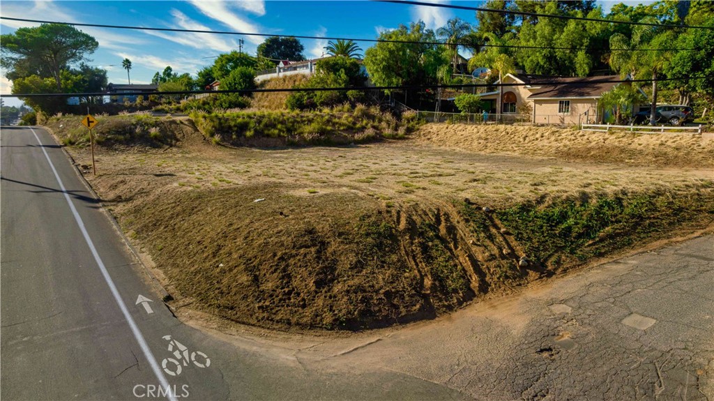 0 Mission Road Fallbrook, CA 92028 - Photo 5 of 5 a view of a back yard of the house