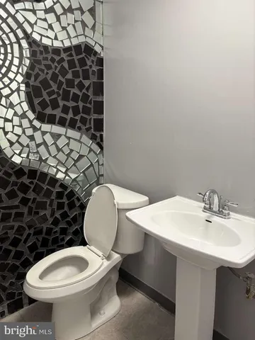 $2,750 | 5718 Woodbine Avenue, Philadelphia, PA 19131