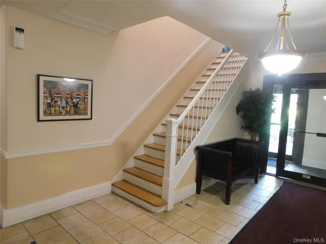 a view of entryway and hall