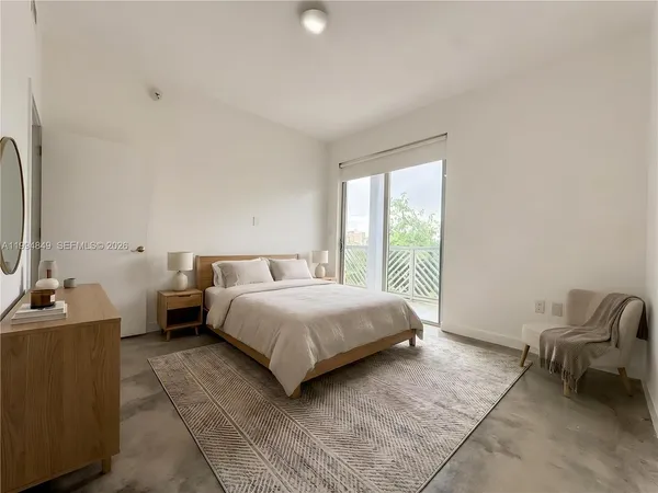 $2,000 | 761 Northwest 1st Street, Unit 302, Miami, FL 33128