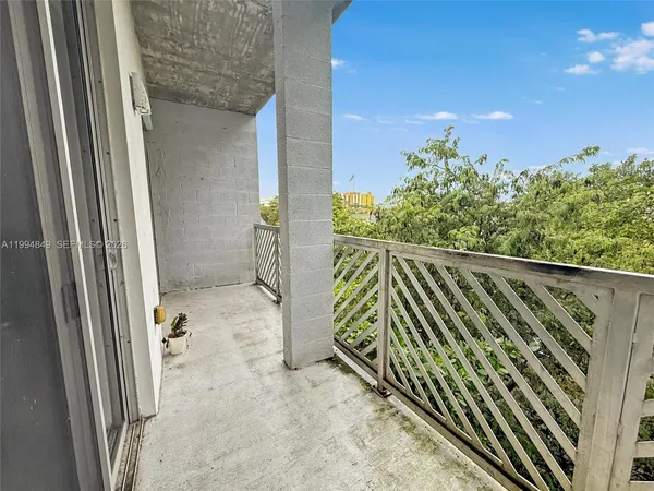 $2,000 | 761 Northwest 1st Street, Unit 302, Miami, FL 33128