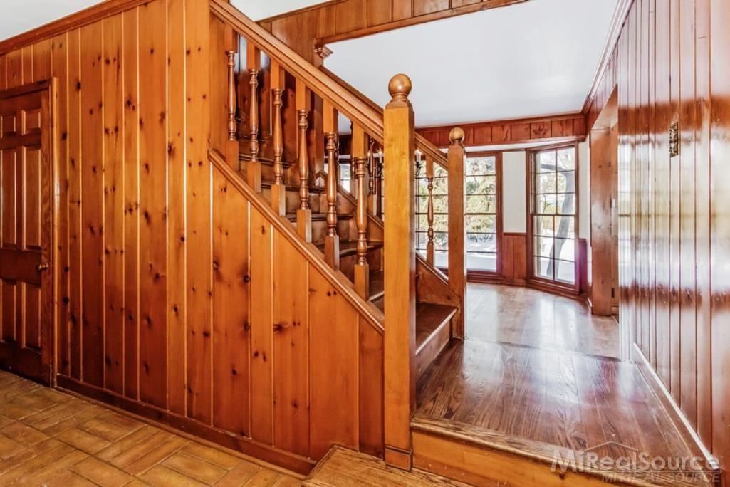 240 Vendome Road Grosse Pointe Farms, MI 48236 - Photo 3 of 33