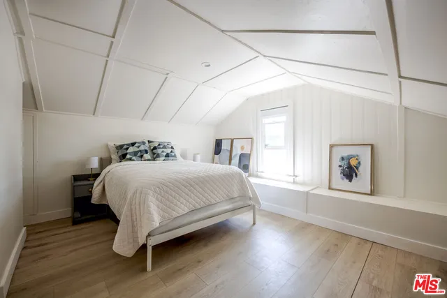 $5,000 | 4616 Rosewood Avenue, Los Angeles, CA 90004