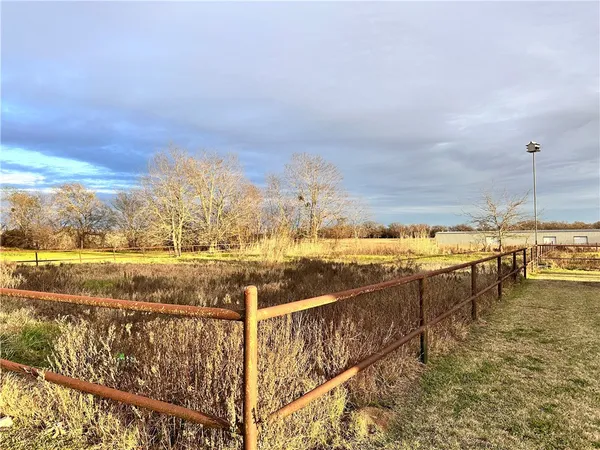 $2,250 | 9350 East State Highway 21, Bryan, TX 77808