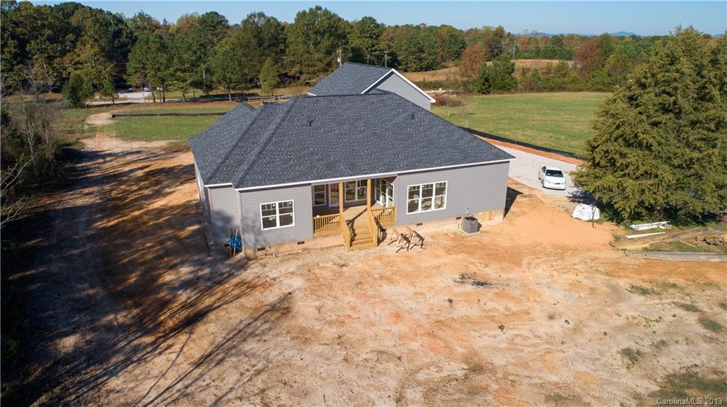 1828 Davis Farm Road York, SC 29745 - Photo 3 of 9 Gallery Image 3