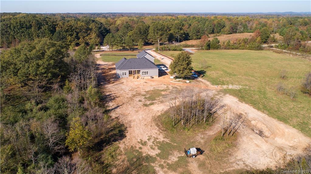 1828 Davis Farm Road York, SC 29745 - Photo 5 of 9 Gallery Image 5