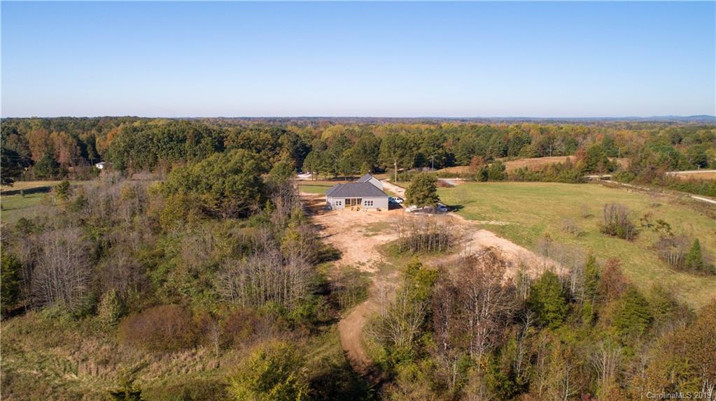 1828 Davis Farm Road York, SC 29745 - Photo 7 of 9 Gallery Image 7