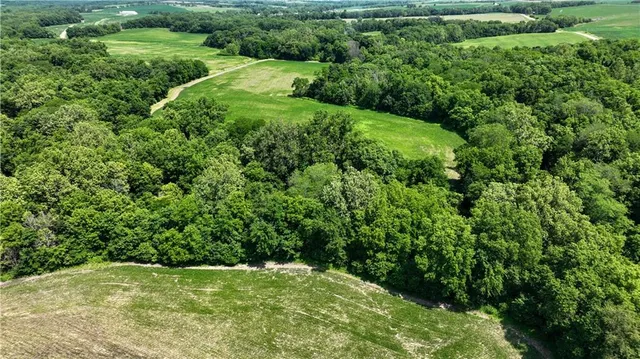 $1,300,000 | V Road, Weston, MO 64098