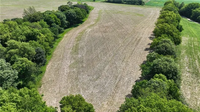 $1,300,000 | V Road, Weston, MO 64098