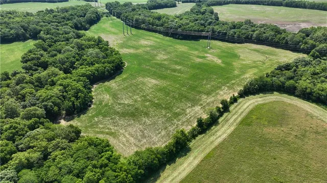 $1,300,000 | V Road, Weston, MO 64098