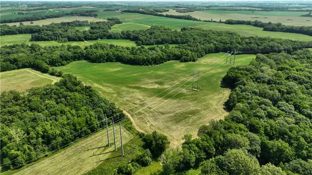 $1,300,000 | V Road, Weston, MO 64098