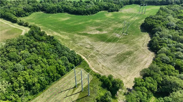 $1,300,000 | V Road, Weston, MO 64098