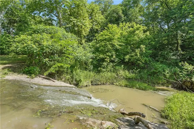 $1,300,000 | V Road, Weston, MO 64098